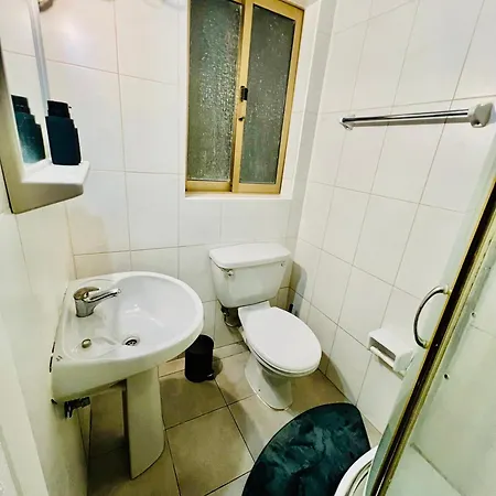 Budget Friendly 2 Bedroom In The Heart Of St Julians, Paceville 公寓 *